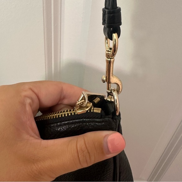 Elegant COACH Black Leather Shoulder Bag - Picture 8 of 16